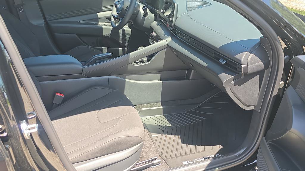 New 2026 Hyundai Elantra Sport FWD image 13