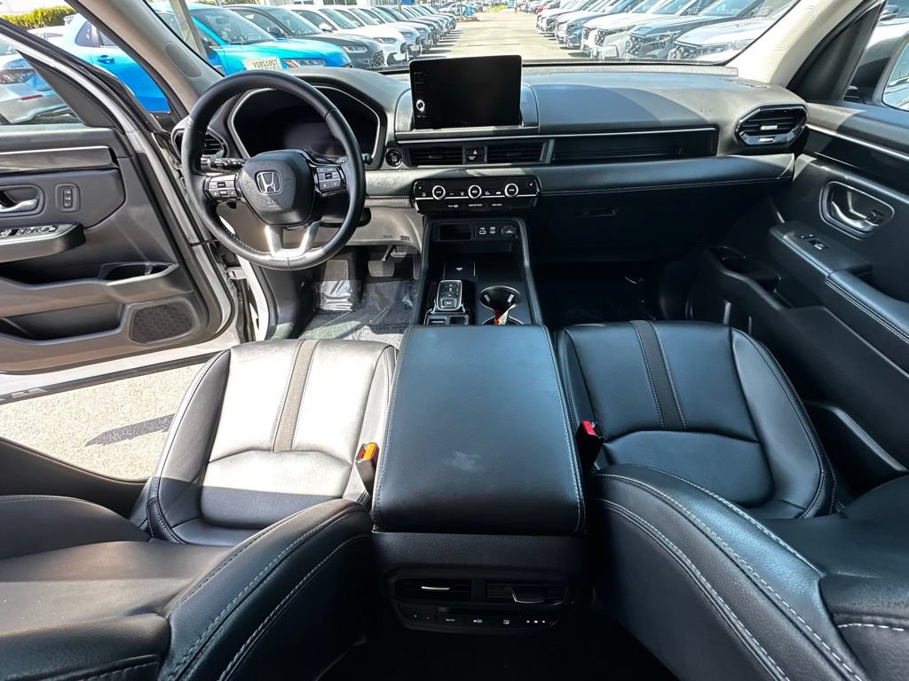 Used 2025 Honda Pilot EX-L image 19