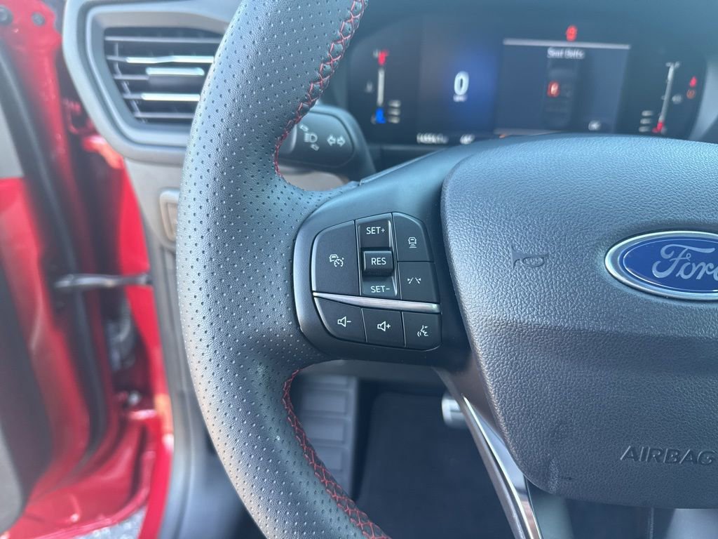 Used 2024 Ford Escape ST-Line w/ Tech Pack #1 image 31