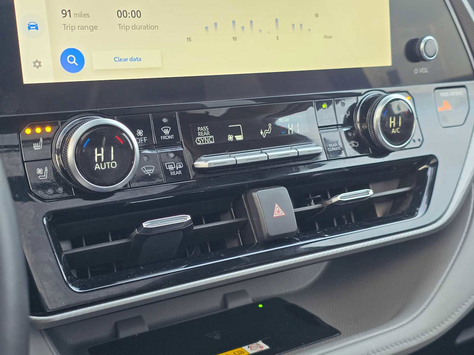 Used 2024 Toyota Highlander Platinum image 31