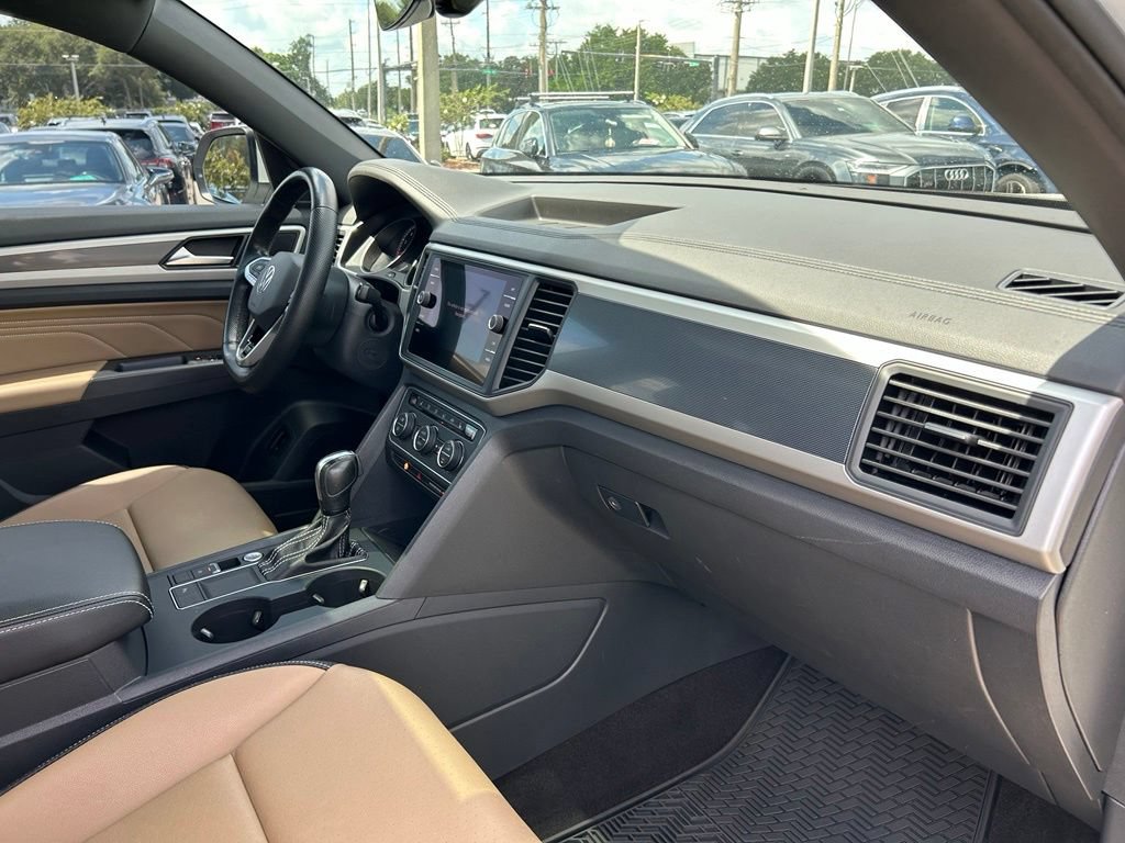 Used 2021 Volkswagen Atlas Cross Sport SE w/ Panoramic Sunroof Package FWD image 40