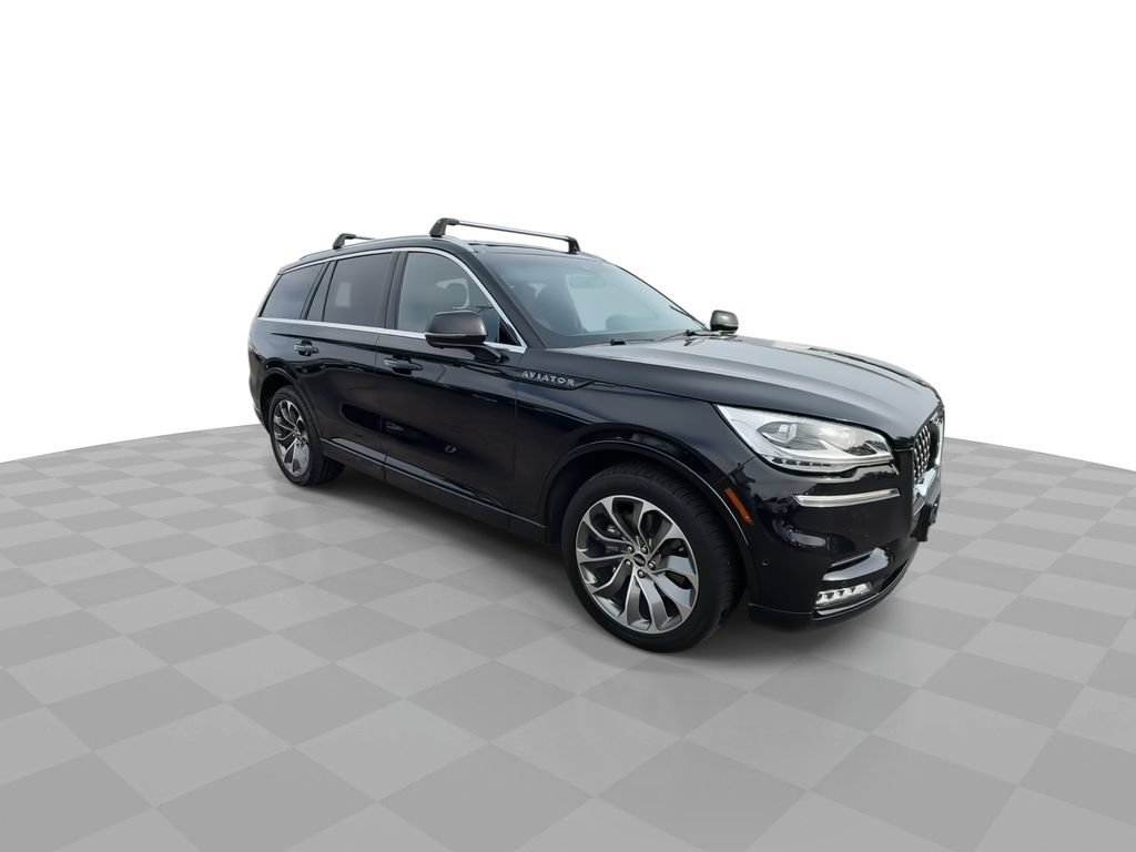 Used 2022 Lincoln Aviator Grand Touring w/ Equipment Group 301A AWD/4WD image 2