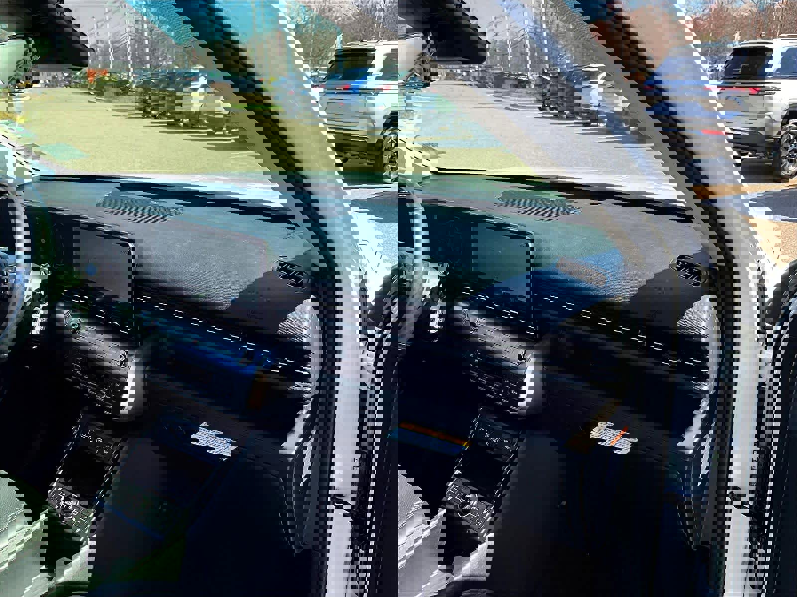 Used 2024 Hyundai Kona Limited image 13