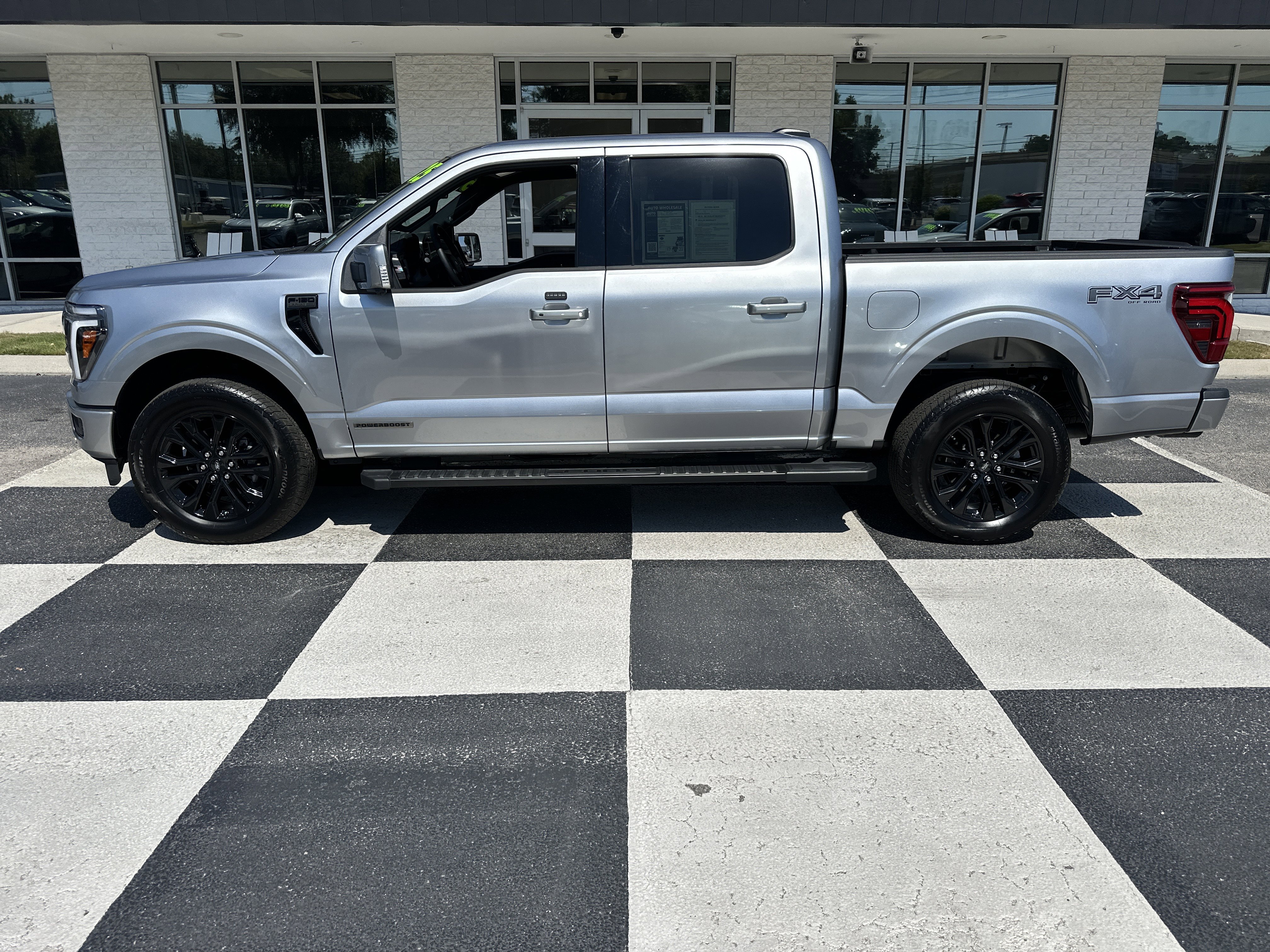 Used 2025 Ford F150 Lariat w/ Equipment Group 501A Mid