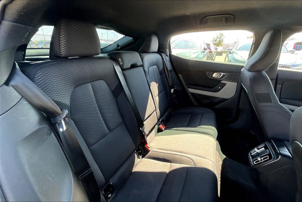 Used 2022 Polestar Polestar 2 image 32