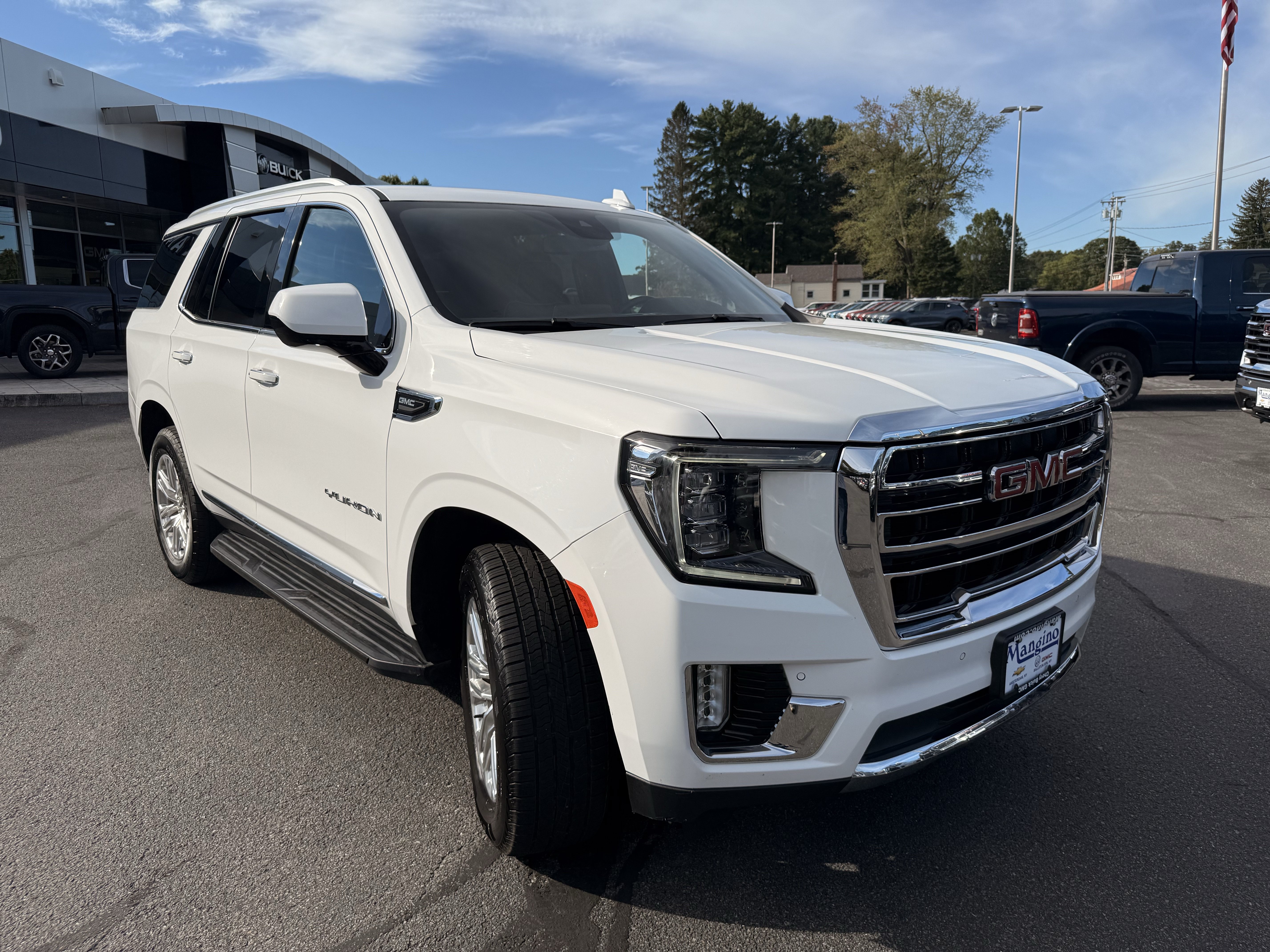 Certified 2024 GMC Yukon SLT AWD/4WD image 7