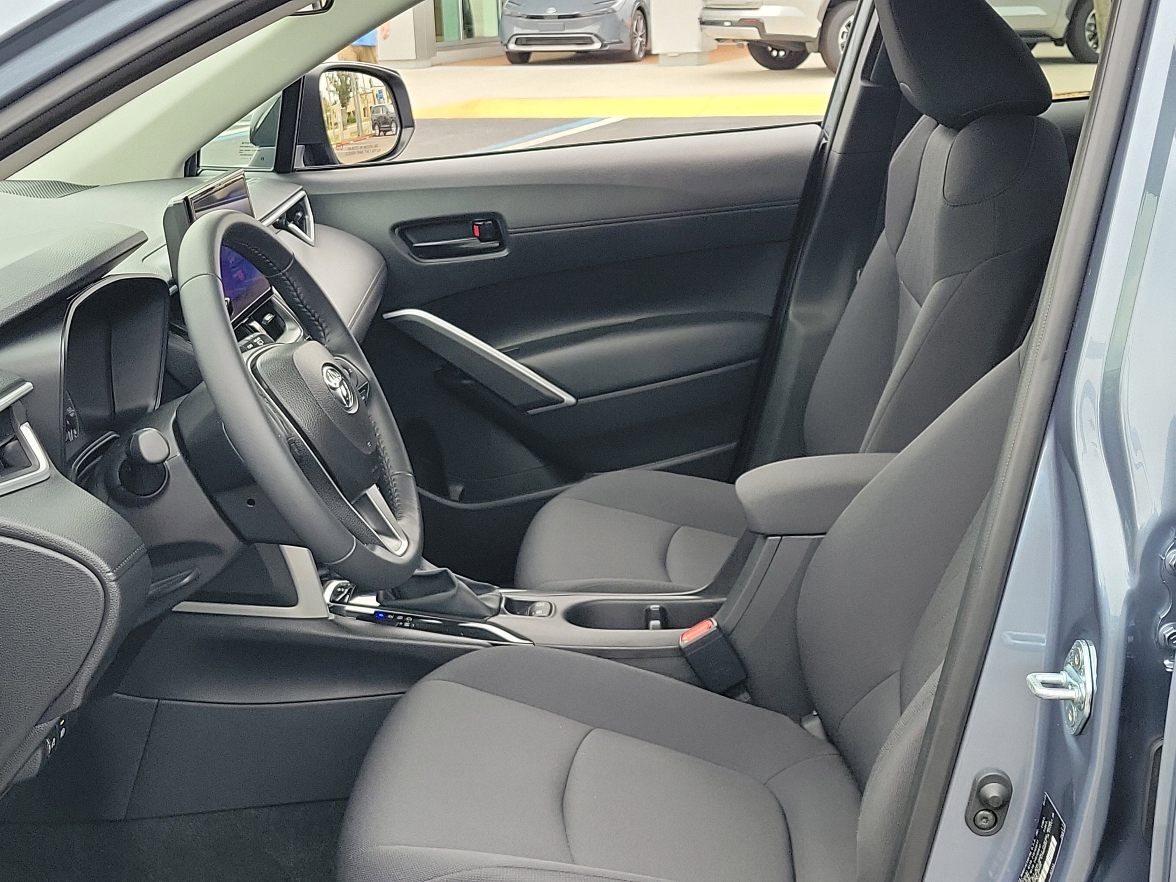 Certified 2025 Toyota Corolla Cross LE FWD image 22