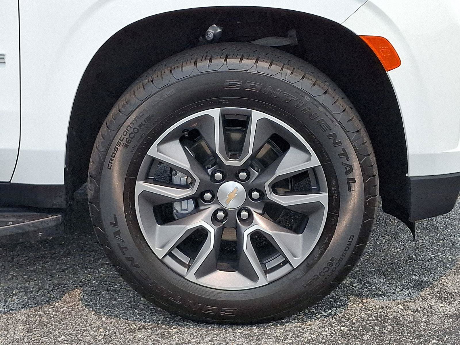 Used 2024 Chevrolet Tahoe LT w/ LT Signature Package AWD/4WD image 8