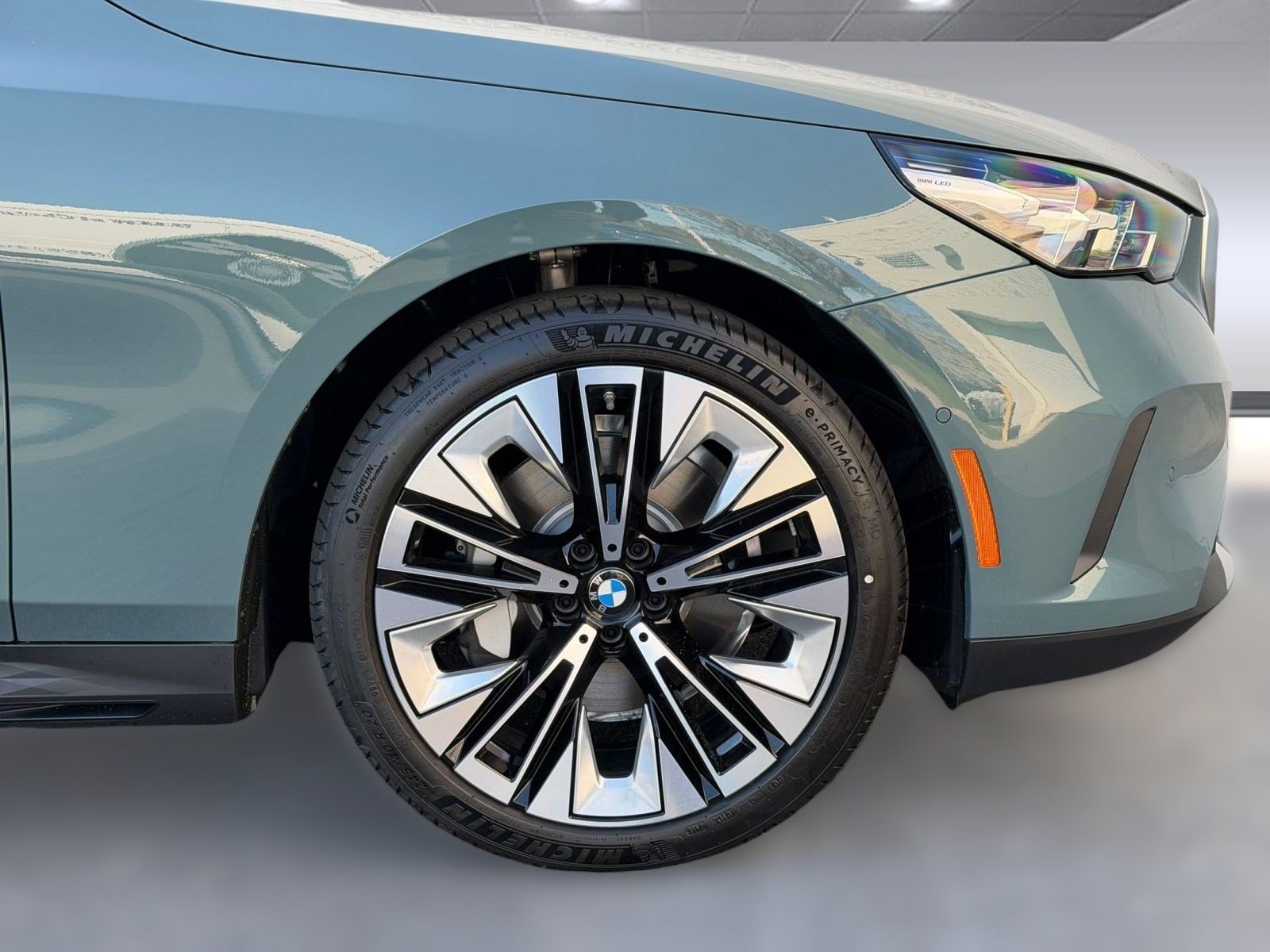 Used 2026 BMW 530i w/ Premium Package RWD image 11