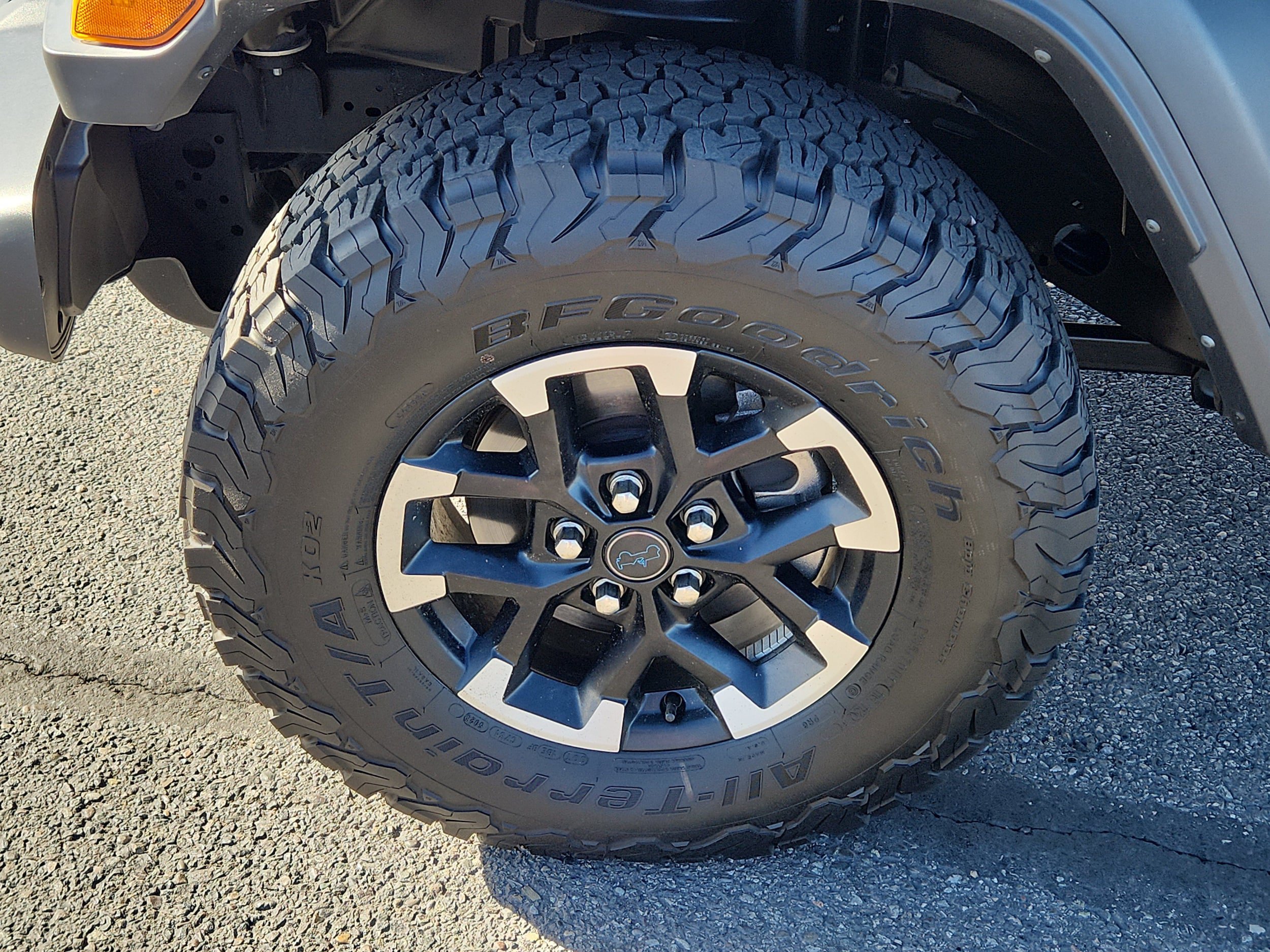 Used 2023 Jeep Gladiator Sport AWD/4WD image 7