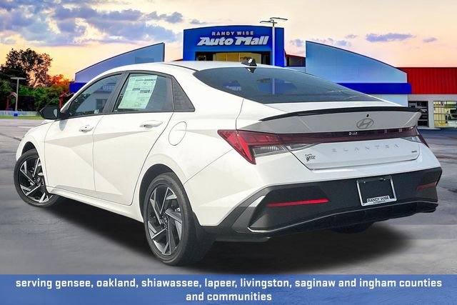 New 2025 Hyundai Elantra SEL image 3