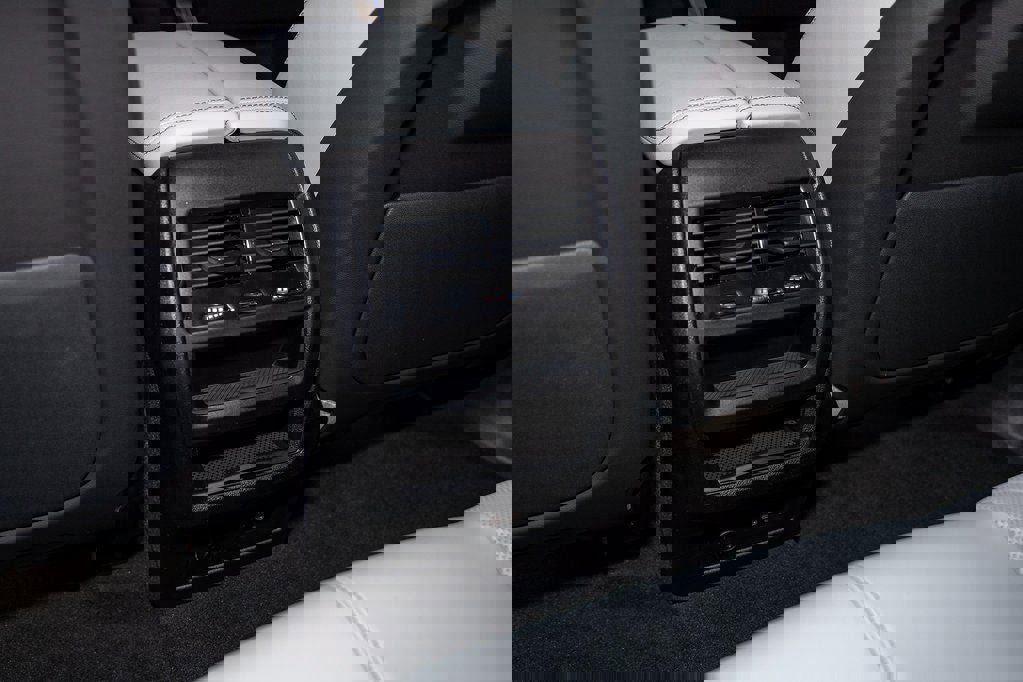 New 2026 BMW X5 xDrive50e w/ Premium Package image 37