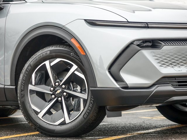 New 2026 Chevrolet Equinox EV LT image 4