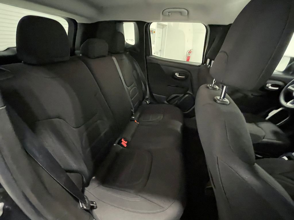 Used 2021 Jeep Renegade Latitude w/ Luxury Group I AWD/4WD image 22