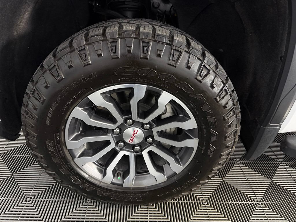 Used 2023 GMC Sierra 1500 AT4 AWD/4WD image 12