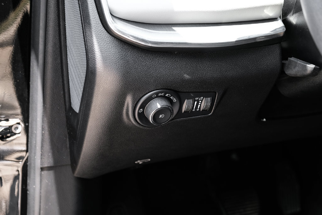 Used 2023 Jeep Compass Limited AWD/4WD image 40