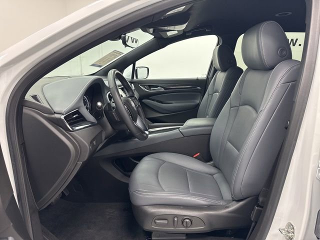Used 2023 Buick Enclave Essence image 21