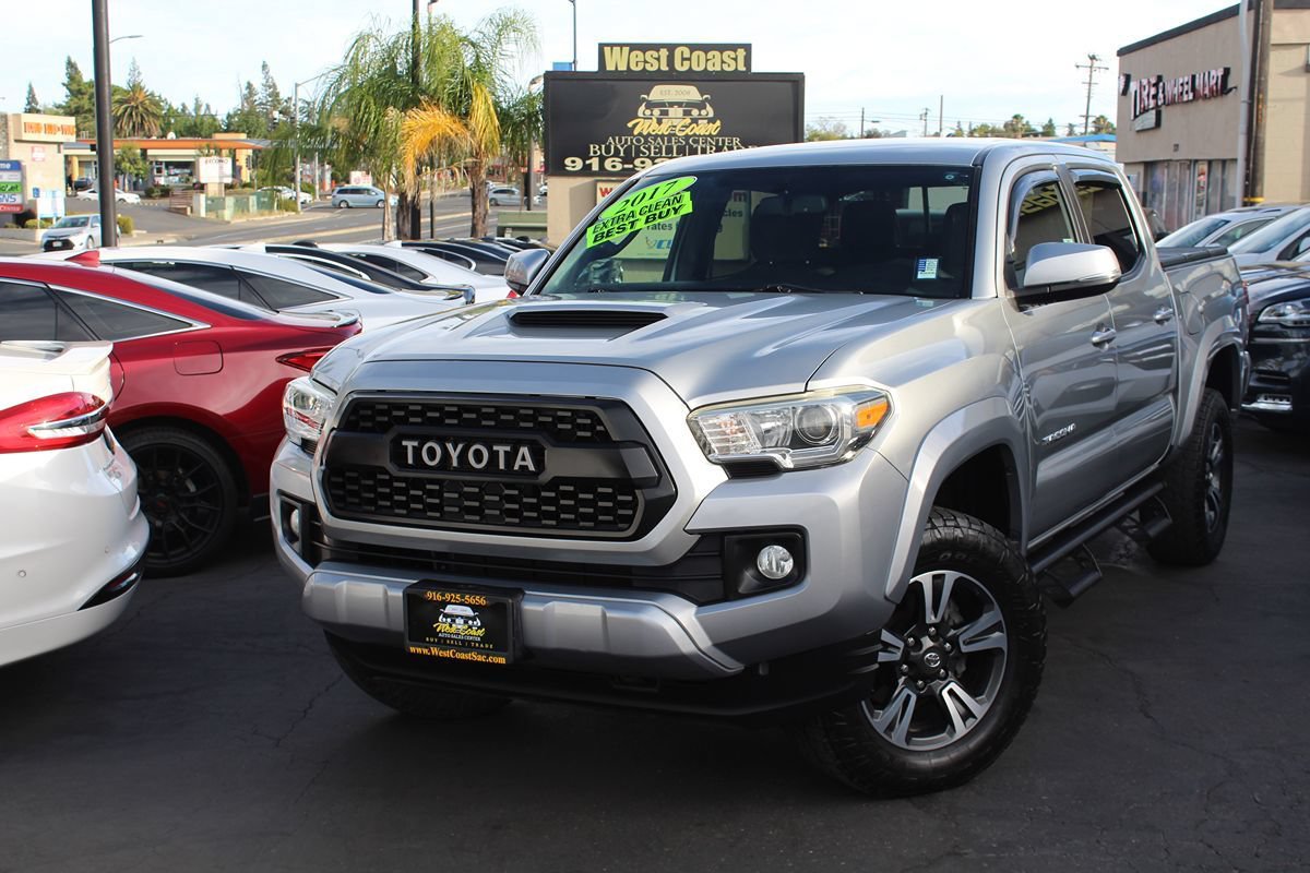 Used 2017 Toyota Tacoma TRD Sport w/ Tow Package RWD image 38