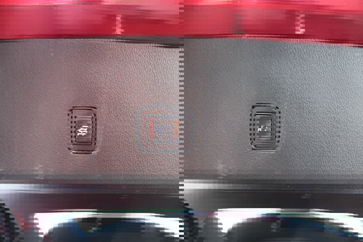 Used 2020 Chevrolet Traverse LT w/ Driver Confidence II Package image 20