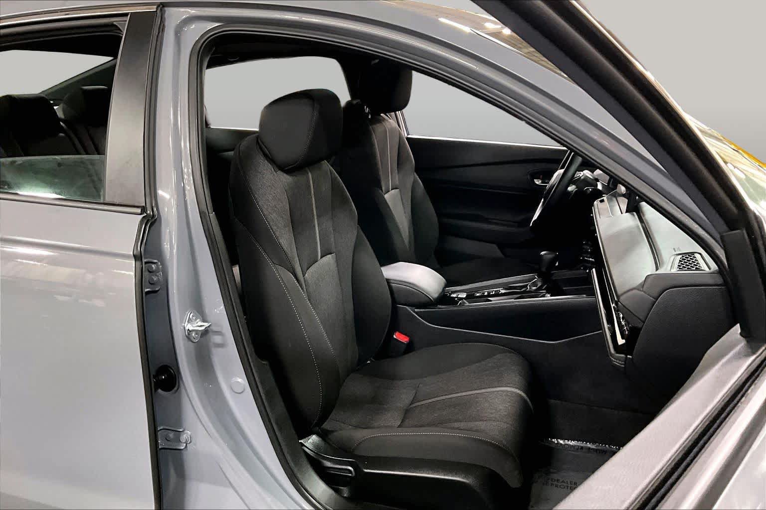 Used 2025 Honda Accord Sport image 9