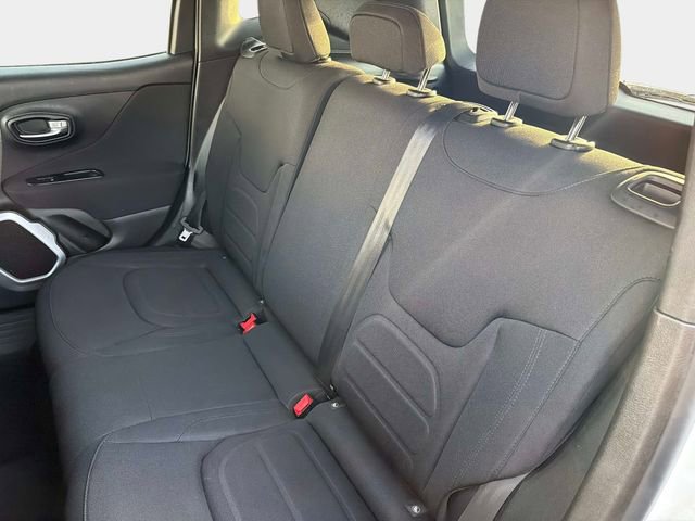 Used 2018 Jeep Renegade Latitude image 12