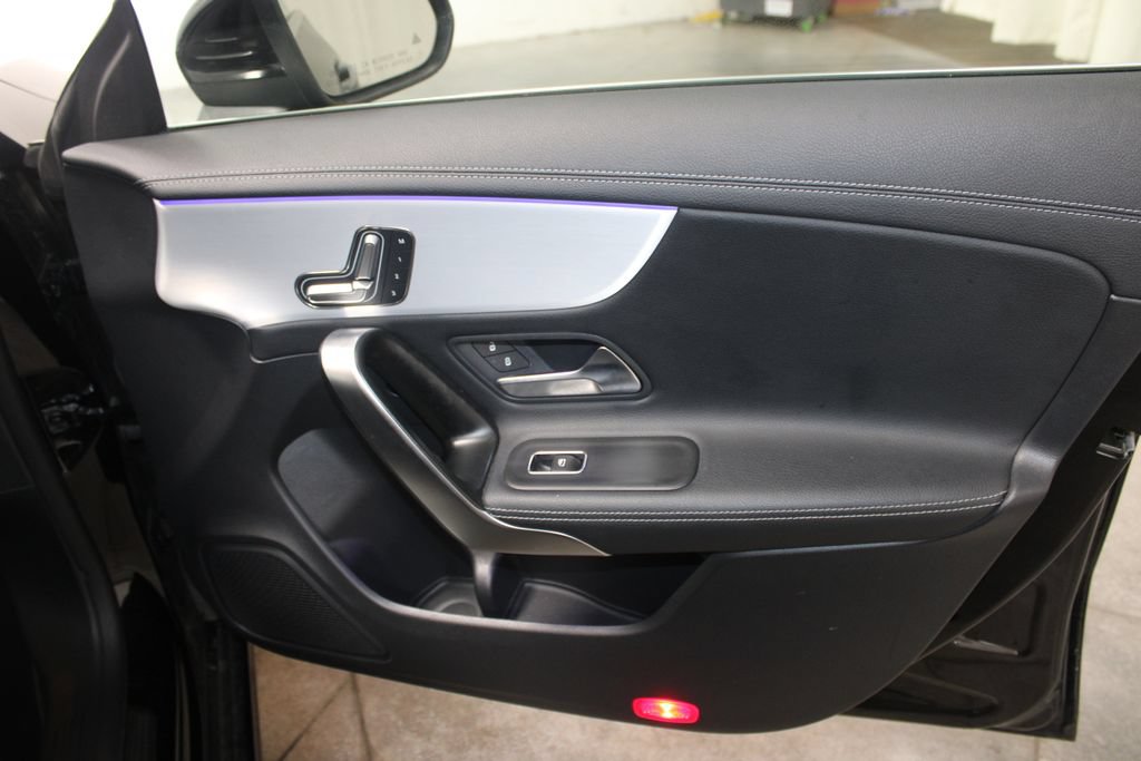 Used 2025 Mercedes-Benz CLA 250 image 24