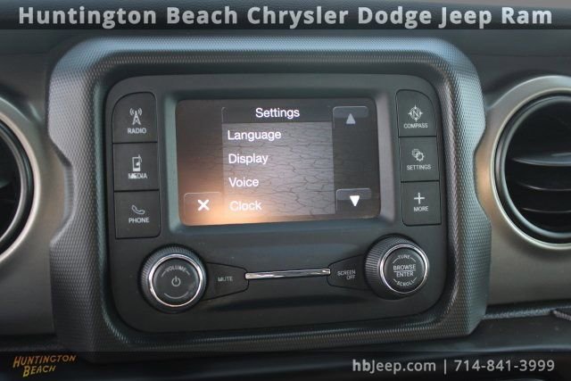 Used 2018 Jeep Wrangler Unlimited Sport S image 23