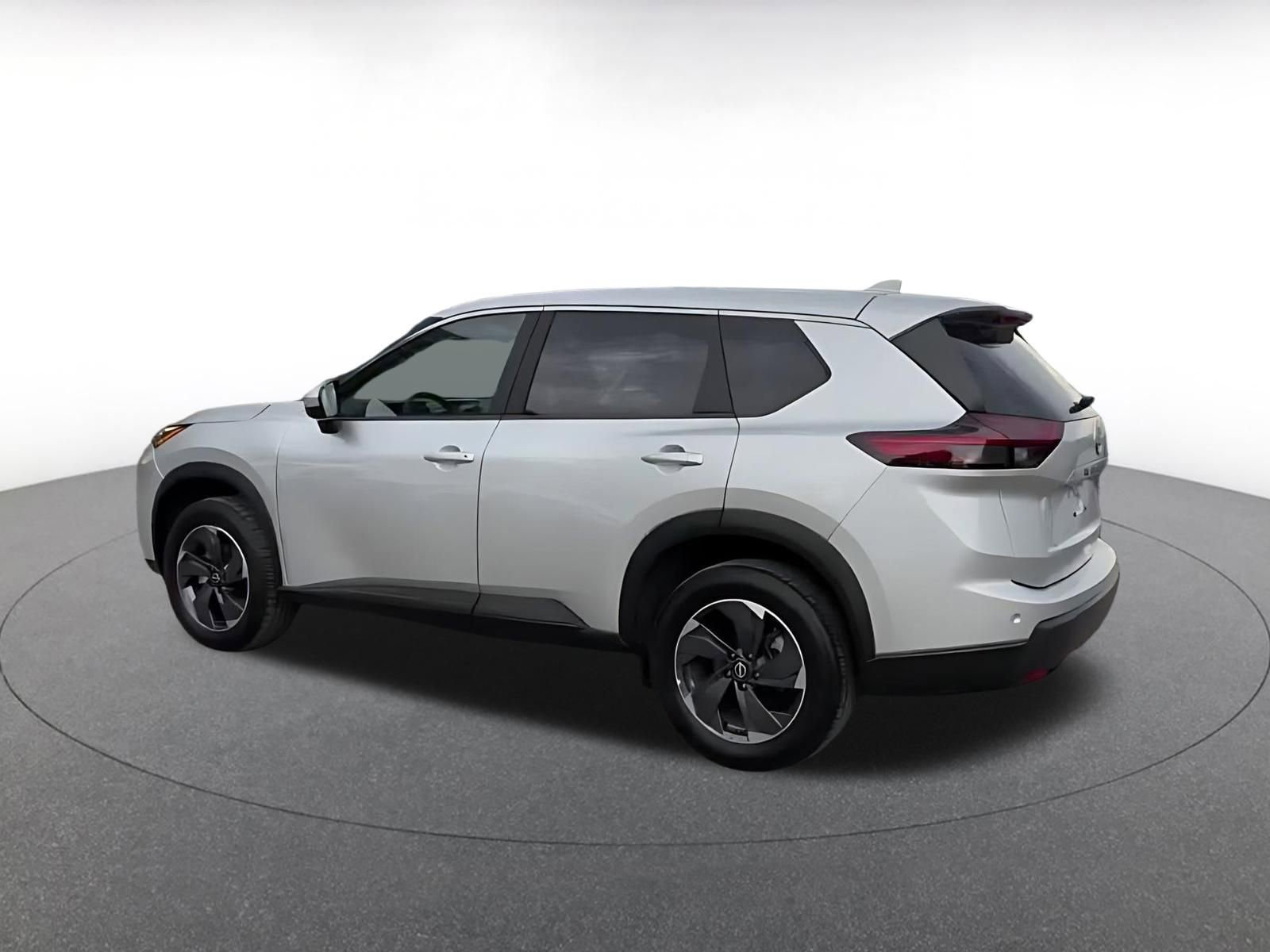 Used 2025 Nissan Rogue SV FWD image 10