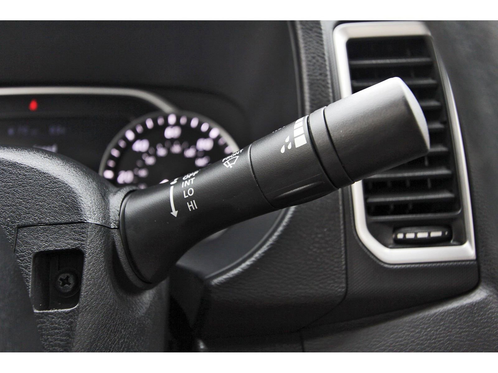 Used 2024 Nissan Frontier SV w/ Technology Package RWD image 21