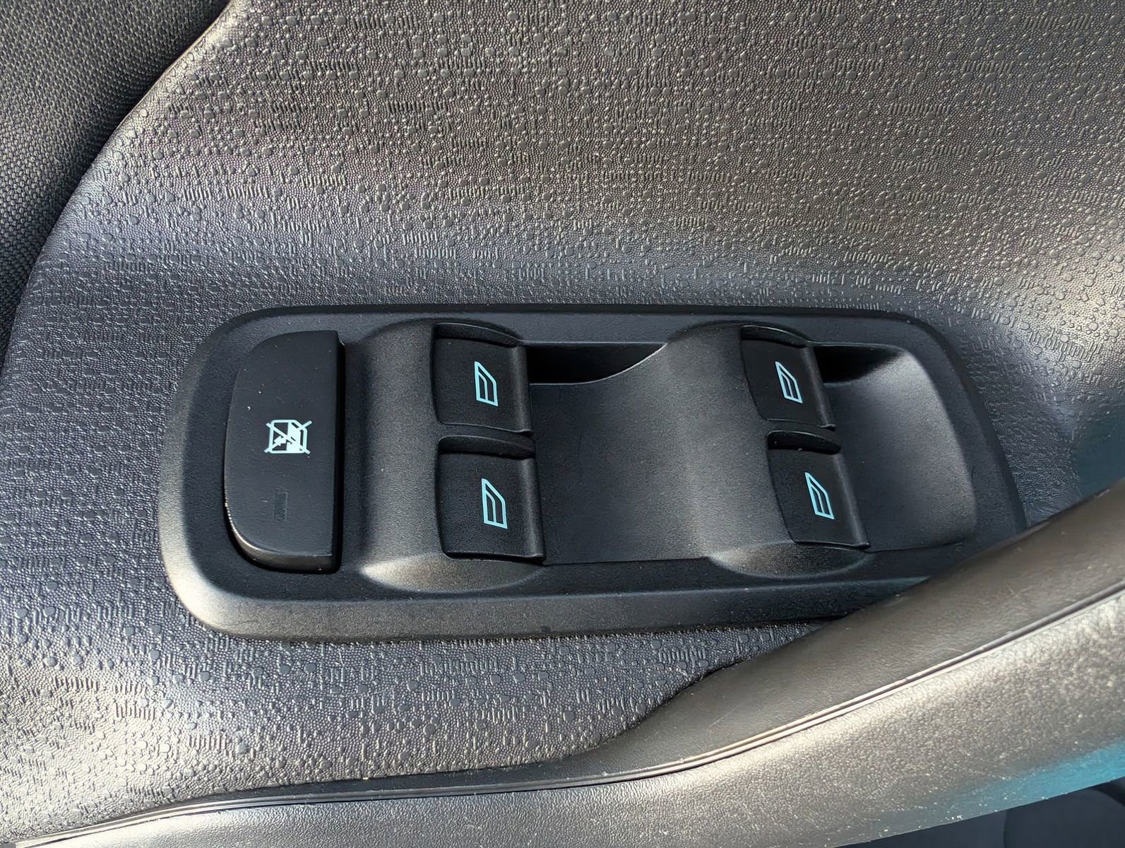 Used 2016 Ford Fiesta SE image 8