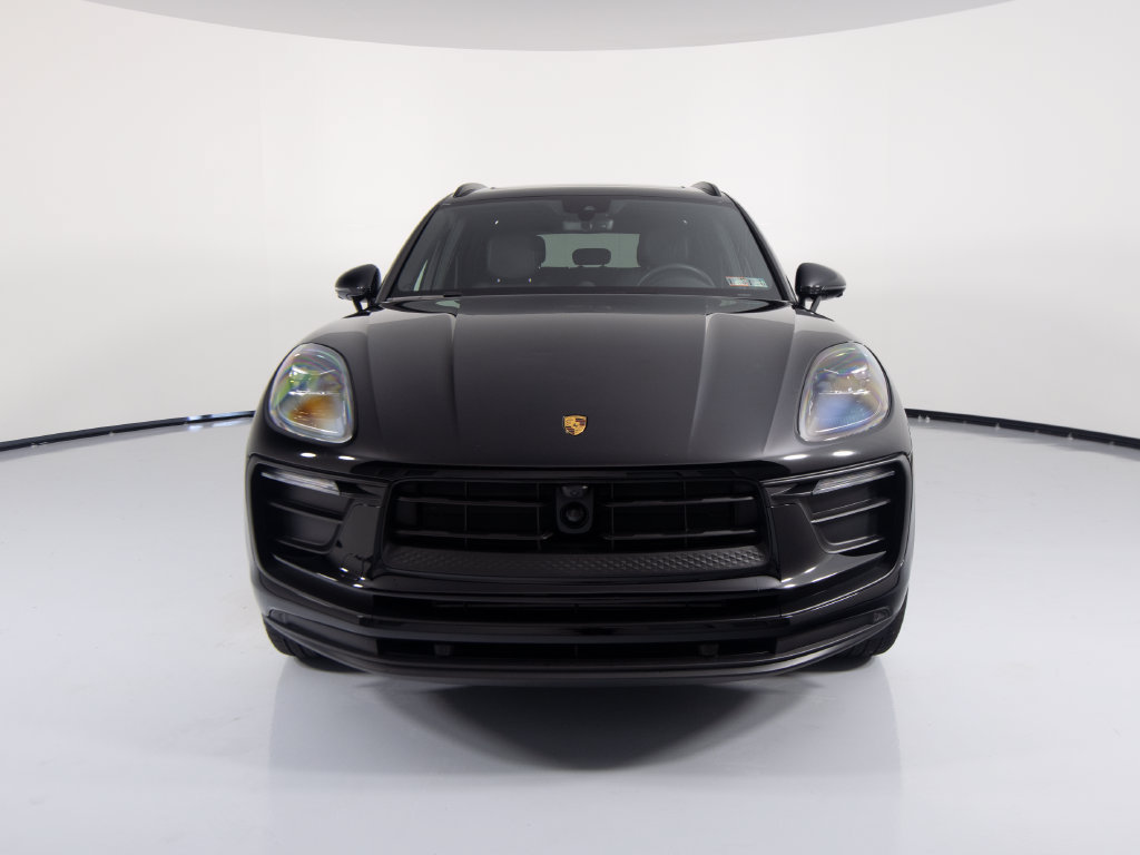 Certified 2026 Porsche Macan AWD/4WD image 13