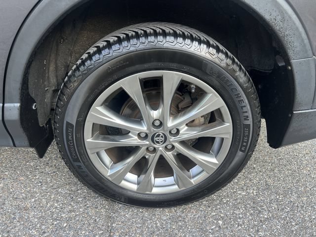 Used 2016 Toyota RAV4 Limited AWD/4WD image 21