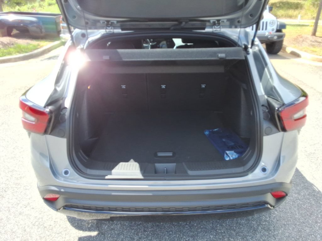 New 2026 Chevrolet Trax RS w/ Sunroof Package FWD image 14