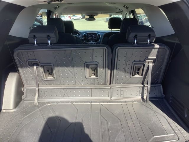 Used 2021 Chevrolet Traverse LT image 12