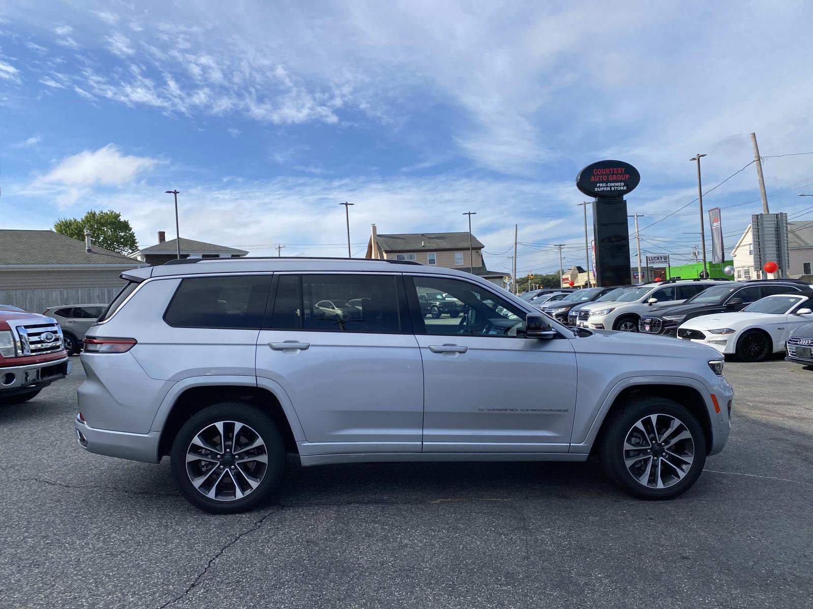 Used 2022 Jeep Grand Cherokee L Overland image 7