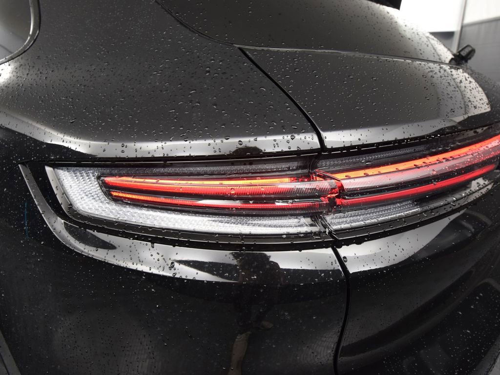 Used 2025 Porsche Cayenne image 12