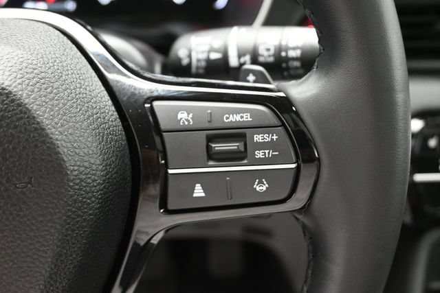 Used 2025 Honda Pilot Touring image 14