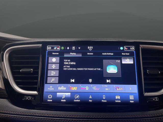 Certified 2024 Chrysler Pacifica Pinnacle image 21