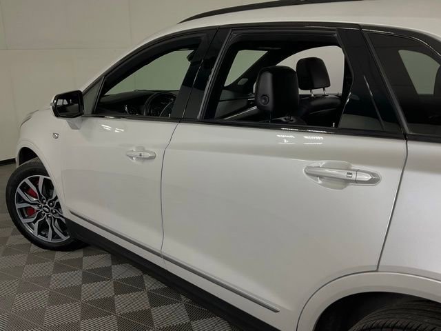 Certified 2023 Cadillac XT5 Sportv w/ Technology Package image 32