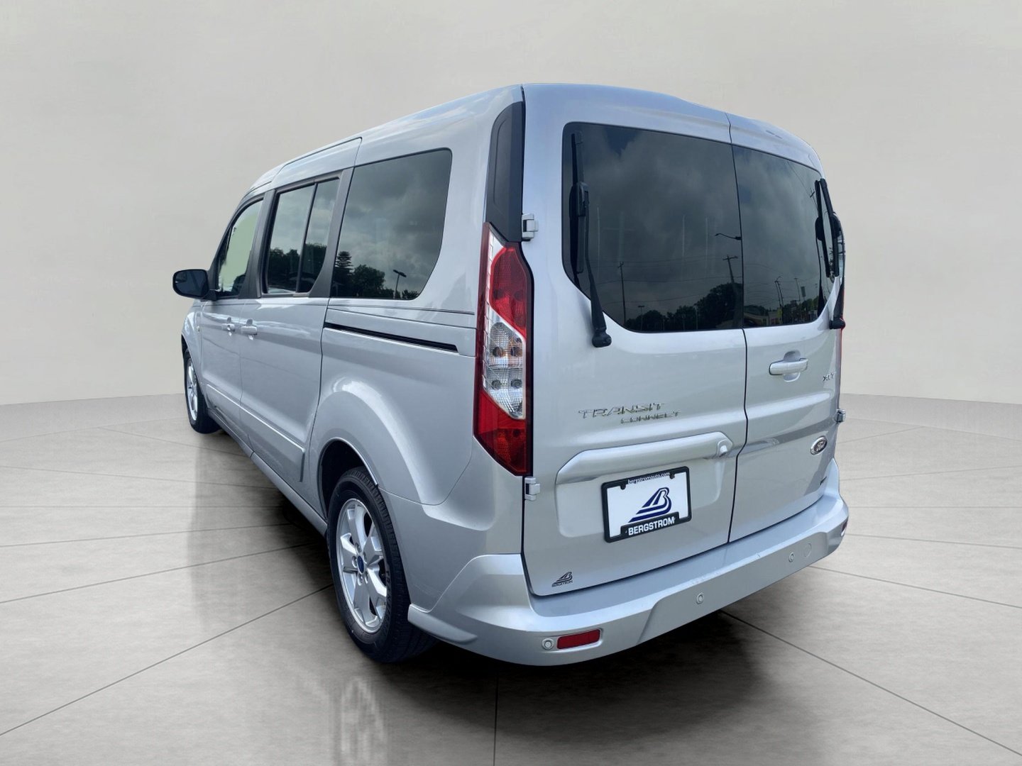 Used 2015 Ford Transit Connect XLT FWD image 7