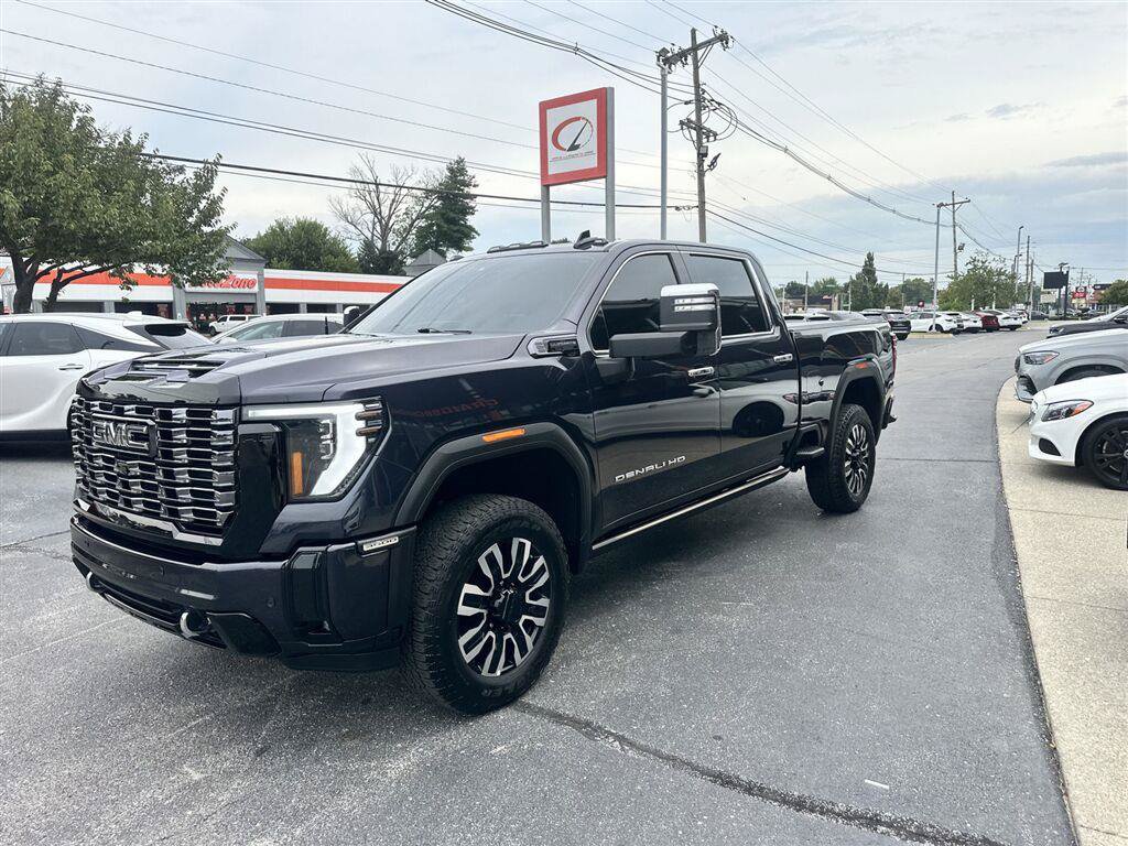 Used 2025 GMC Sierra 3500 Denali Ultimate AWD/4WD image 7