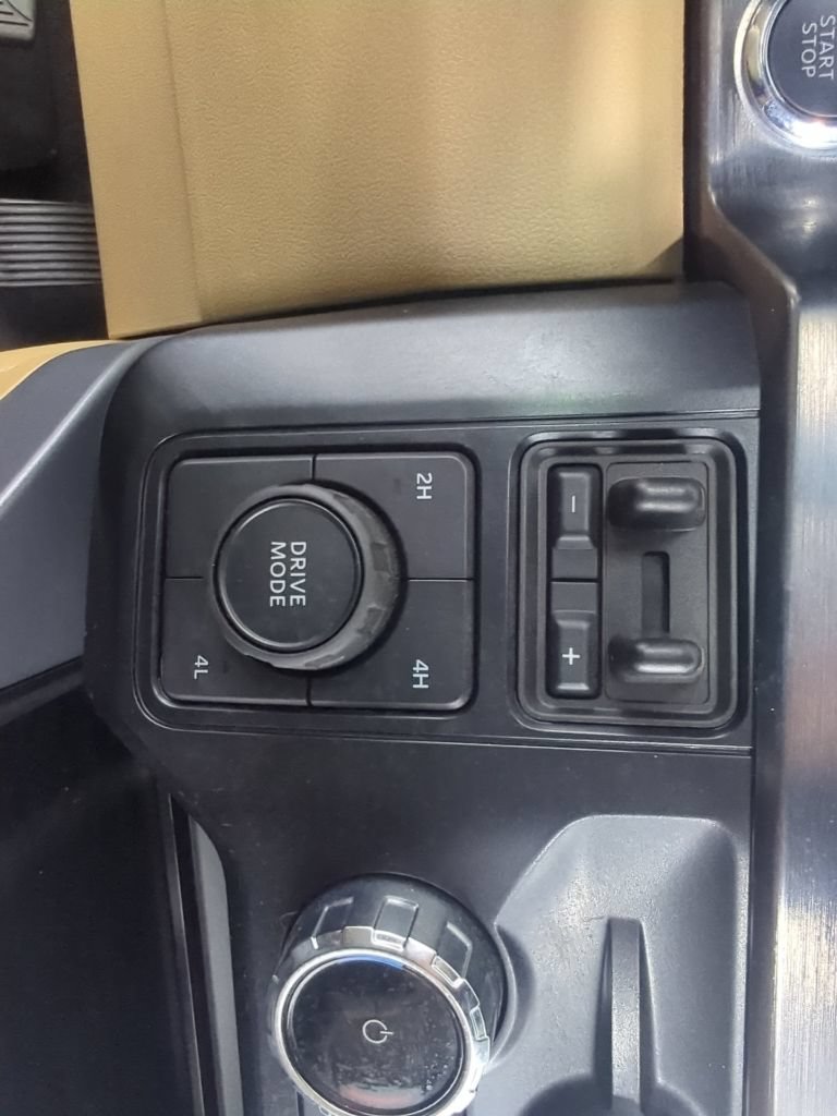 Certified 2025 Ford F450 Lariat w/ Lariat Ultimate Package AWD/4WD image 20