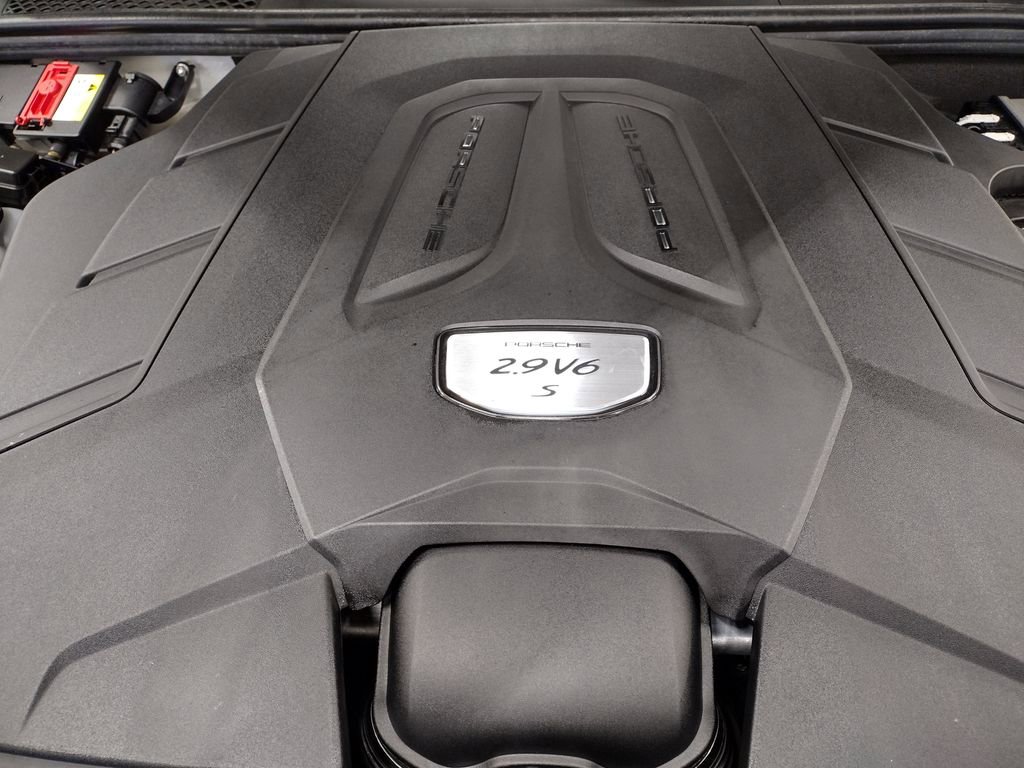 Used 2019 Porsche Cayenne S image 7