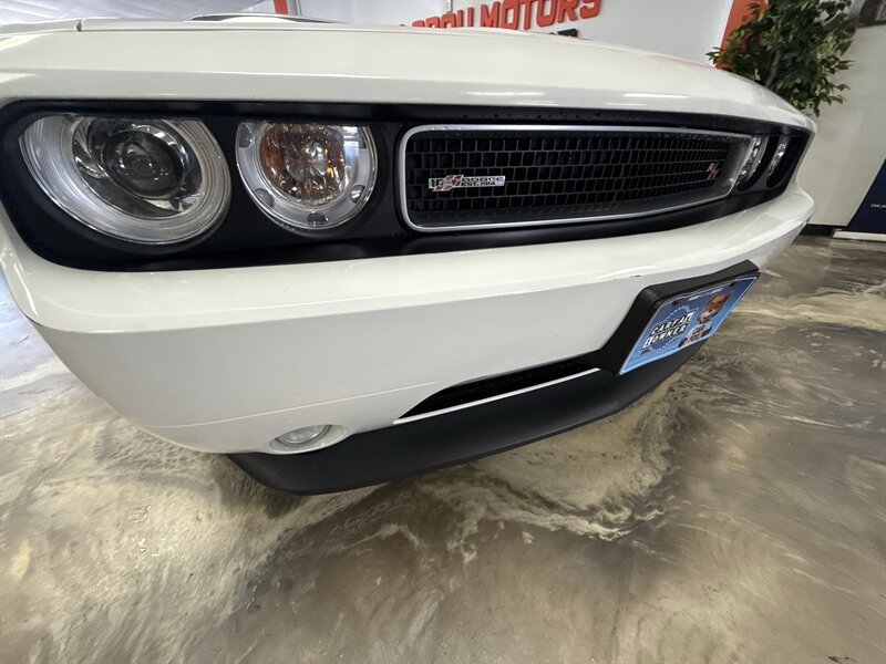 Used 2014 Dodge Challenger R/T RWD image 14