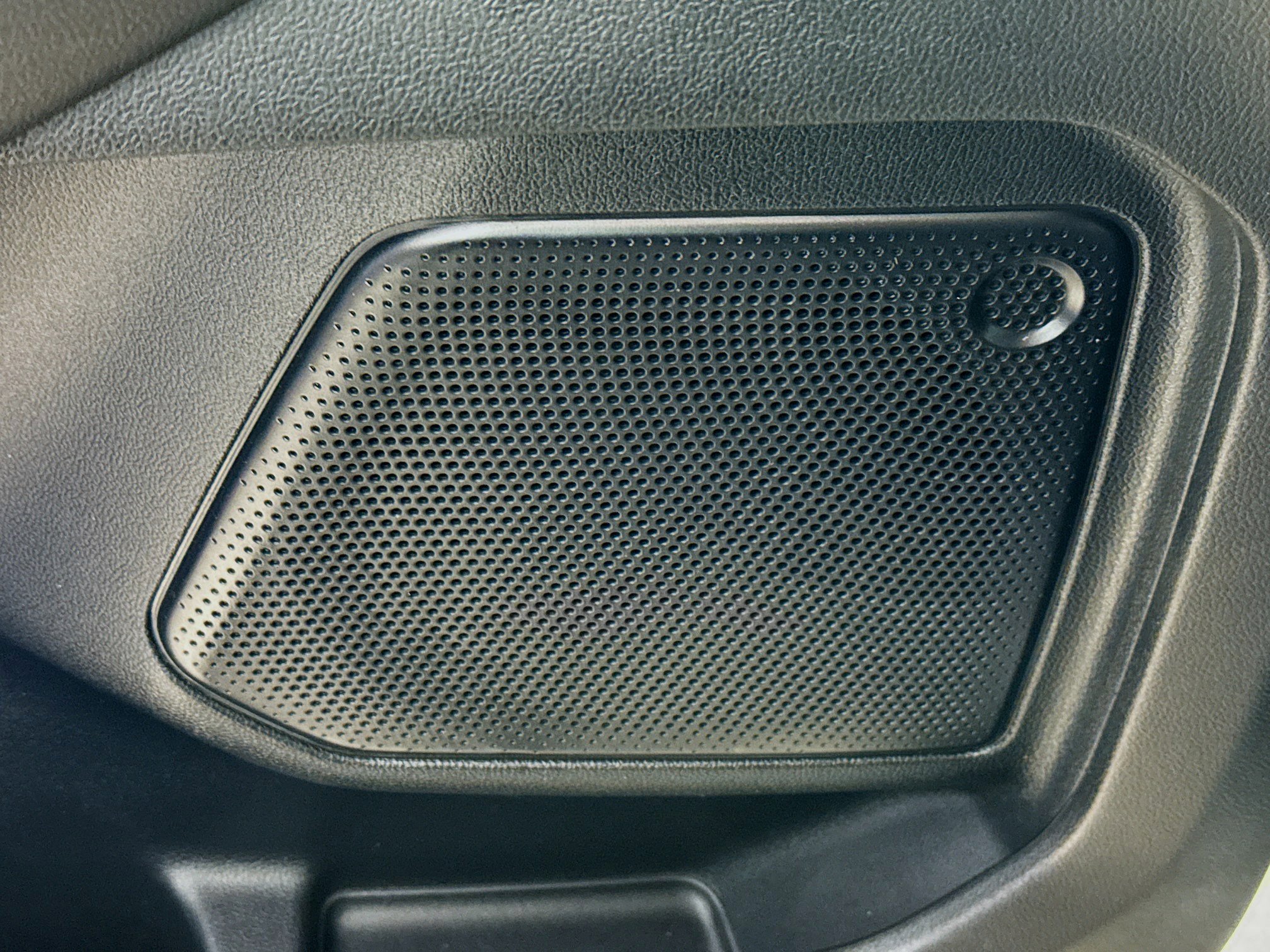 Used 2020 Ford Escape SE image 22