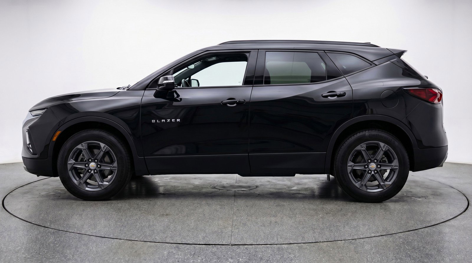 Used 2025 Chevrolet Blazer LT FWD image 5
