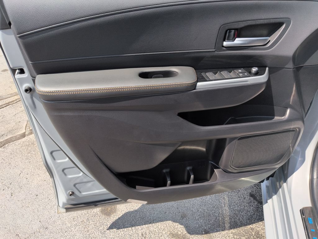 Certified 2025 Toyota Sienna XLE Woodland Edition AWD/4WD image 10