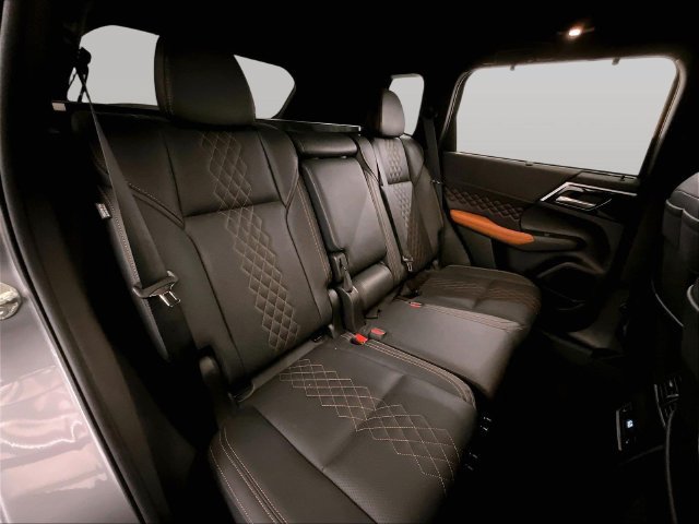 Used 2024 Mitsubishi Outlander SEL AWD/4WD image 26