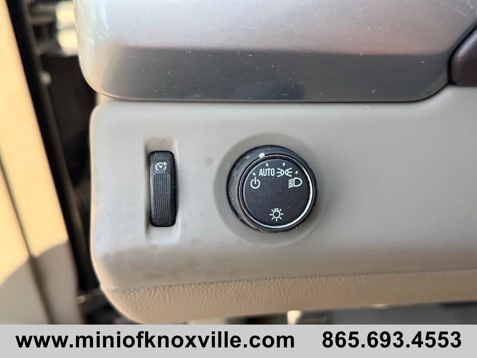 Used 2018 Chevrolet Tahoe LS w/ All-Season Package RWD image 29