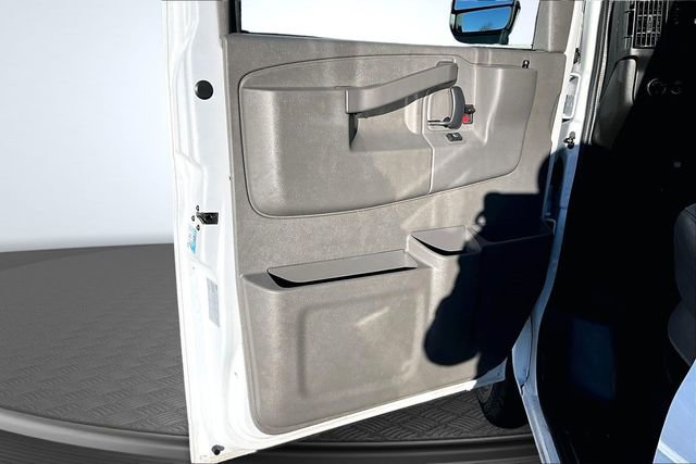 Used 2023 GMC Savana 3500 w/ Driver Convenience Package image 20